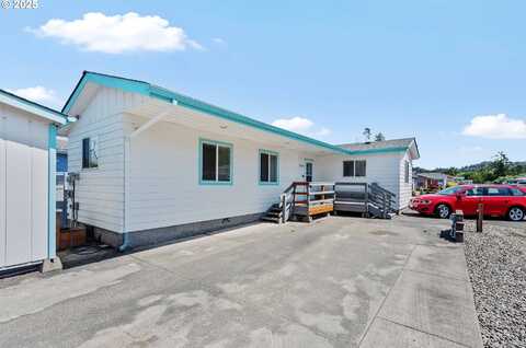 6 CREEK LN, Lakeside, OR 97449