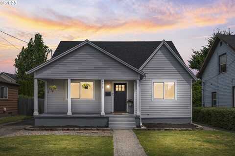 8625 NE HASSALO ST, Portland, OR 97220