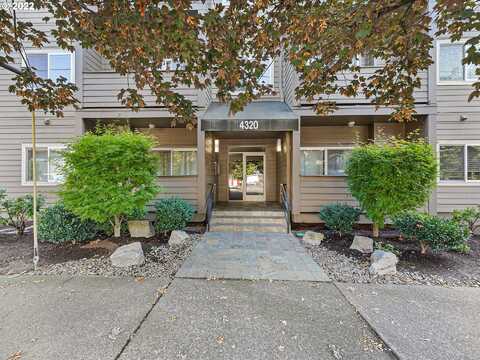 4320 S CORBETT AVE, Portland, OR 97239