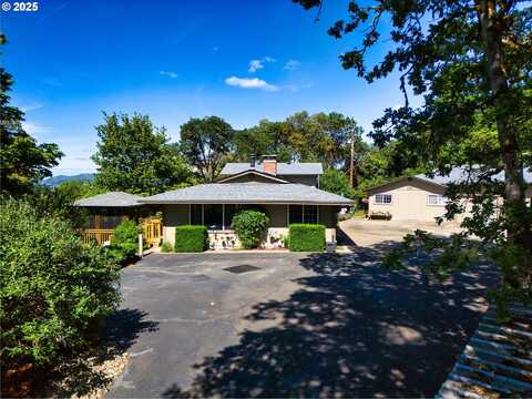 548 BRAUNDA DR, Roseburg, OR 97471