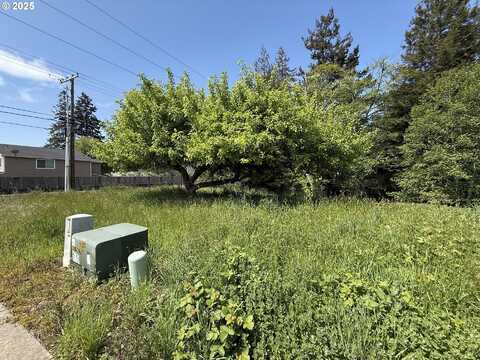 6801 MAGNOLIA CT, Brookings, OR 97415