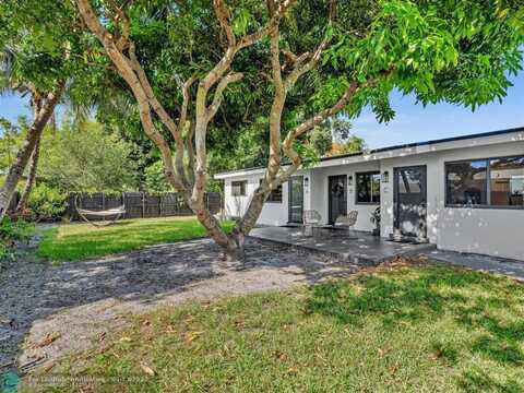 970 NE 38th St, Oakland Park, FL 33334