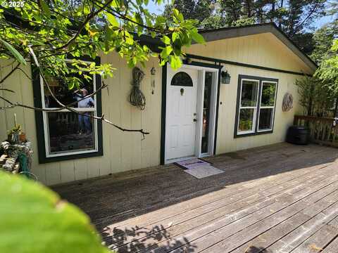1634 IDAHO ST, Port Orford, OR 97465