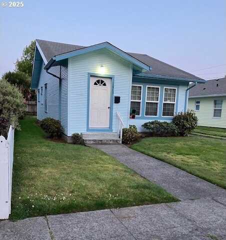 1413 UNION AVE, North Bend, OR 97459
