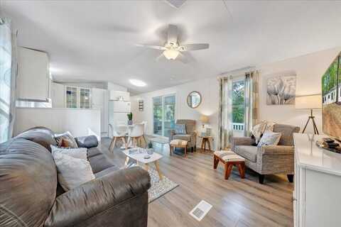518 Ridgelake RD, Goodview, VA 24095
