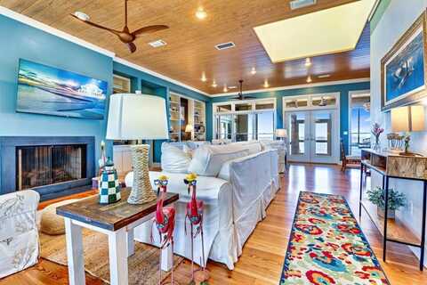 1419 Dove Ln, St. George Island, FL 32328