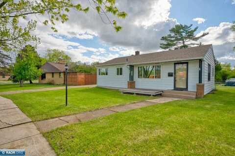 3521 S Inner Dr, Hibbing, MN 55746