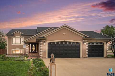 5616 S Kerry Ave, Sioux Falls, SD 57106
