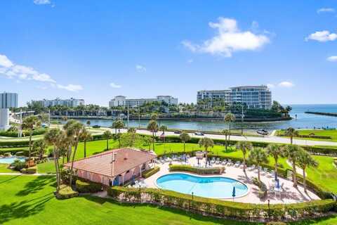1040 Banyan Road, Boca Raton, FL 33432