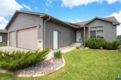 1716 E Tracy Ln, Sioux Falls, SD 57103