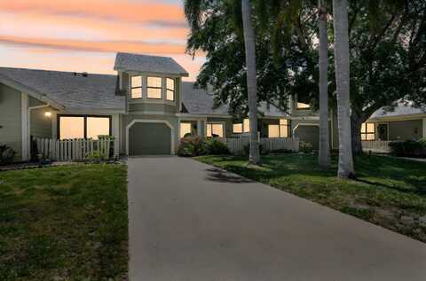 1550 SE Dewberry Court, Port Saint Lucie, FL 34952