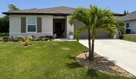 1105 SW Ivanhoe Street, Port Saint Lucie, FL 34983