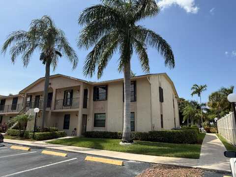 9466 Boca Cove Circle, Boca Raton, FL 33428