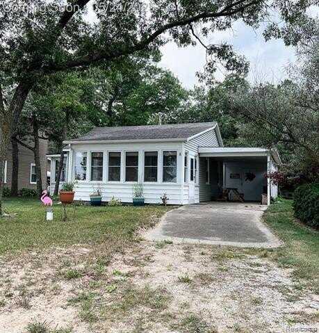 5371 Port Austin Road, Caseville, MI 48725