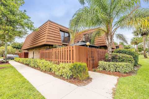1440 N Lawnwood Circle, Fort Pierce, FL 34950