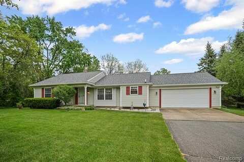 4243 Howe Road, Grand Blanc, MI 48439