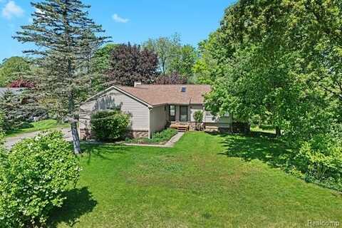 3380 WATERSEDGE Drive, Brighton, MI 48114