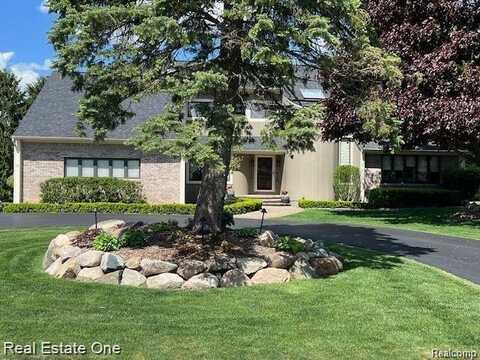 6600 PARK VALLEY Drive, Clarkston, MI 48348