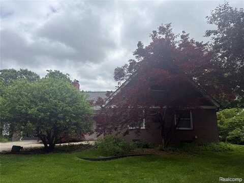 1648 YORKSHIRE Road, Birmingham, MI 48009