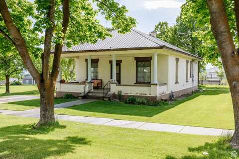 38 S 400 W, Richmond, UT 84333