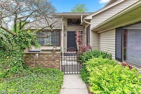 7207 Creeks Bend Drive, West Bloomfield, MI 48322
