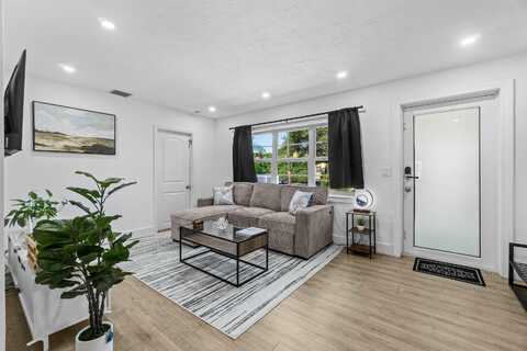 814 Franklin Road, West Palm Beach, FL 33405