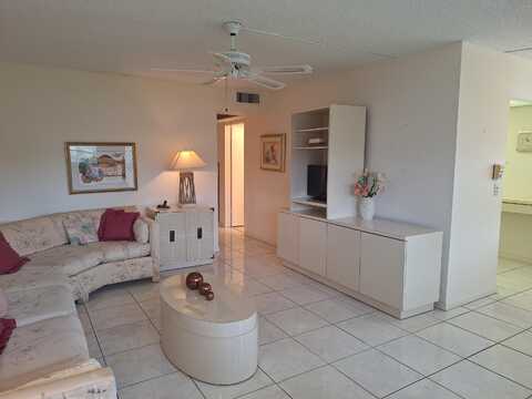 154 Suffolk D, Boca Raton, FL 33434