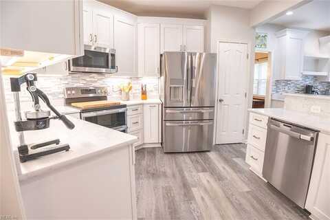 1660 Chestwood Drive, Virginia Beach, VA 23453