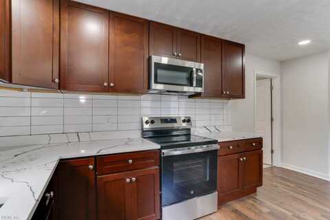 208 George Washington Highway N, Chesapeake, VA 23323