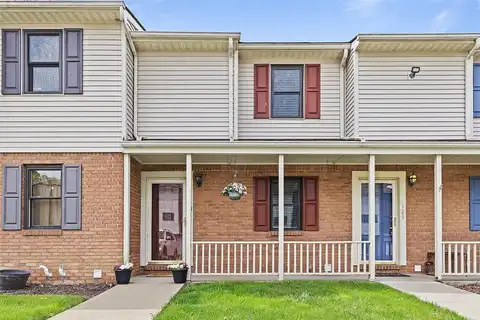 121 Woodhaven Dr, Seven Fields, PA 16046