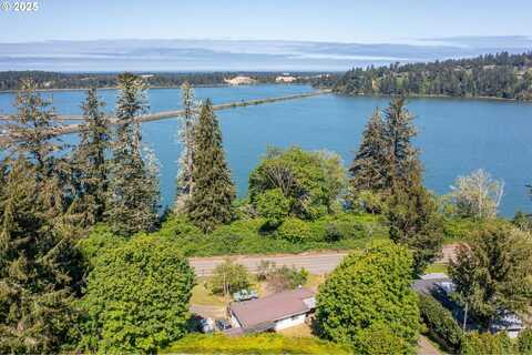 93484 SHADY LN, North Bend, OR 97459