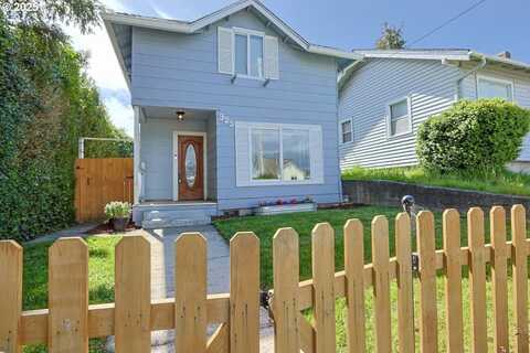 929 S 7TH ST, Coos Bay, OR 97420