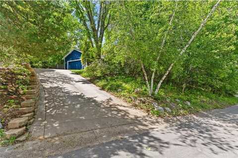 9553 Woodridge Circle, Eden Prairie, MN 55347