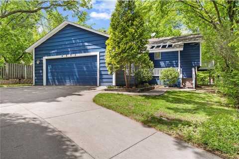 9553 Woodridge Circle, Eden Prairie, MN 55347
