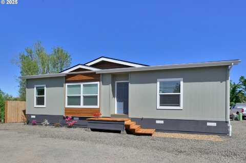 490 Moffit LN, Springfield, OR 97477