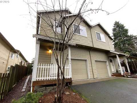 900 NE 91ST AVE, Portland, OR 97220