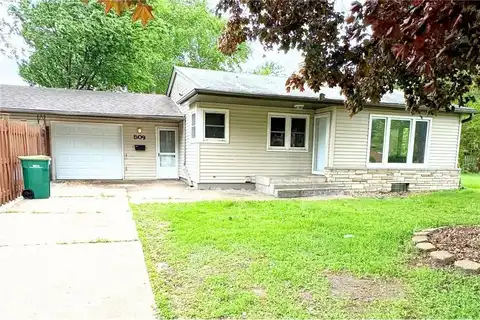 509 61st Avenue N, Brooklyn Center, MN 55430