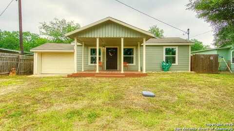 1310 South 4th St, Floresville, TX 78114