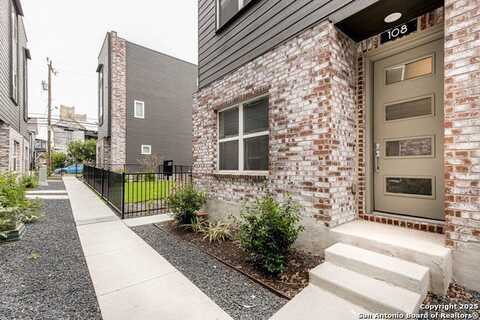 210 W Poplar, San Antonio, TX 78212