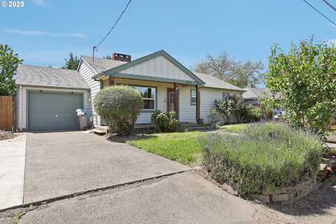 306 9TH ST, Dayton, OR 97114