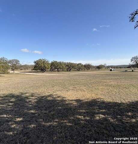 936 Saddle Club Drive, Kerrville, TX 78028