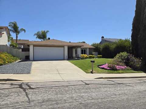 9343 Lake Hill Rd., Santee, CA 92071