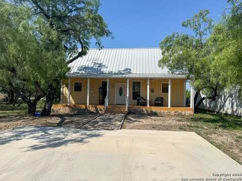 556 FAIRWAY CIRCLE, Brackettville, TX 78832