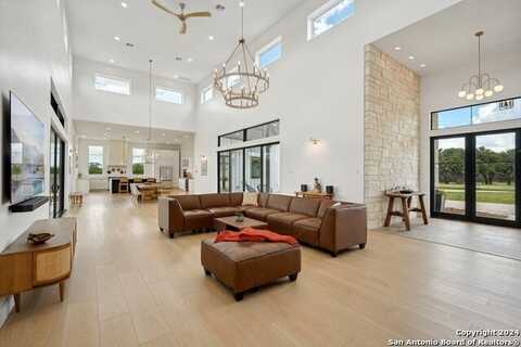 925 Clearwater Canyon, Bandera, TX 78003