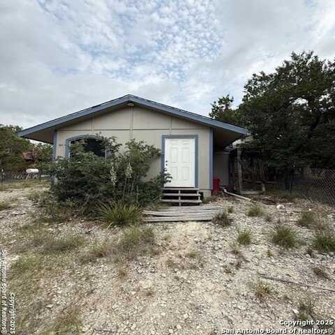 28 28th, Lakehills, TX 78063