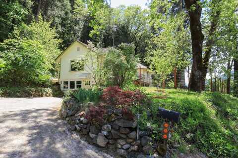 584 S First St, Dunsmuir, CA 96025