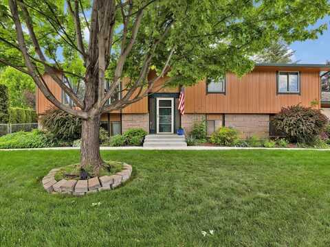 11723 S Player Dr, Spokane, WA 99223