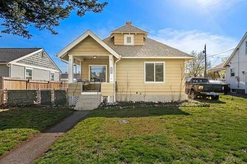 4824 N Stone St, Spokane, WA 99207