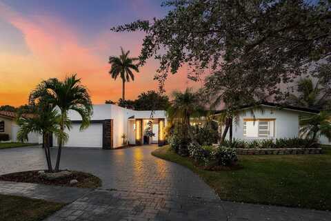 2611 NE 49 Street, Lighthouse Point, FL 33064