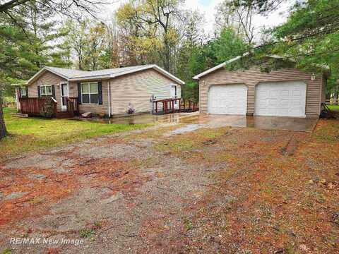 10096 Washington, Grayling, MI 49738